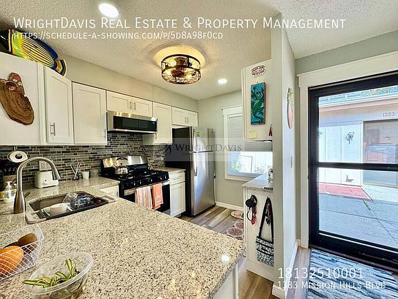 5th image of 1383 Mission Hills Blvd