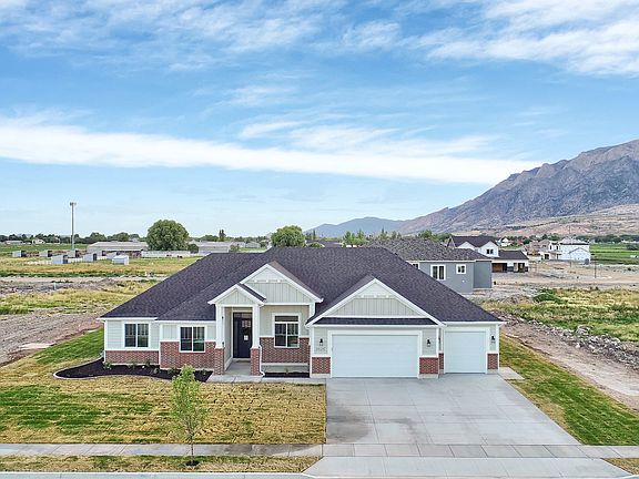 Finished home photos are representational images only. See sales agent for details.