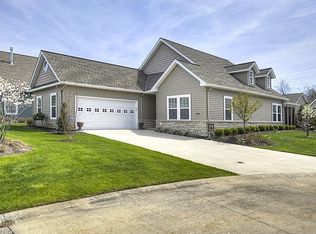 605 Cahoon Ledges Dr, Bay Village, OH 44140