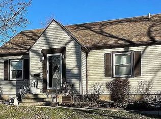 1622 S Roosevelt Ave, Bloomington, IL