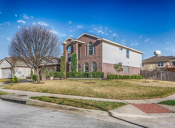 2nd image of 1218 Utopia Ln