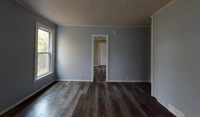 10 Locust St — Photo 11
