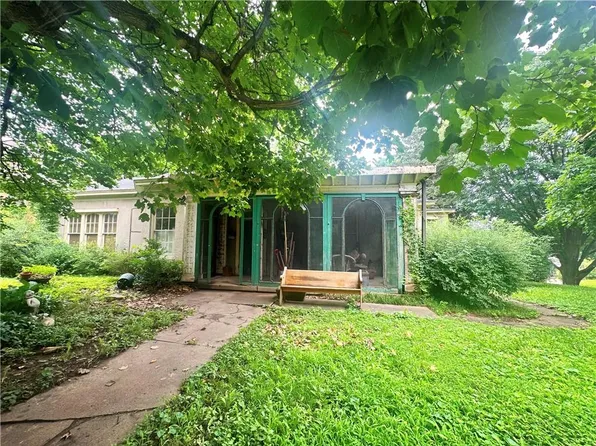 203 N 20th St, Saint Joseph, MO 64501