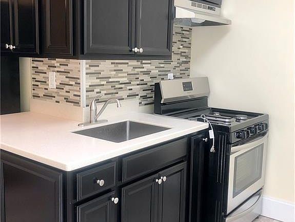 3rd image of 245 Grand St APT 1