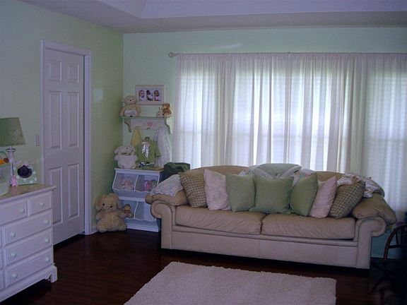 Game room/5th Bedroom