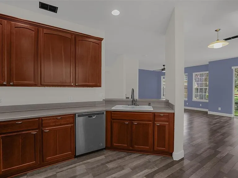 740 Ashworth Overlook Dr #B — Photo 13