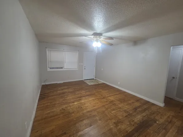 2027 S Ingram Mill Rd, Springfield, MO 65804