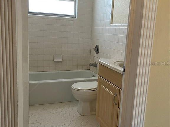 5th image of 1019 E 1st Ave