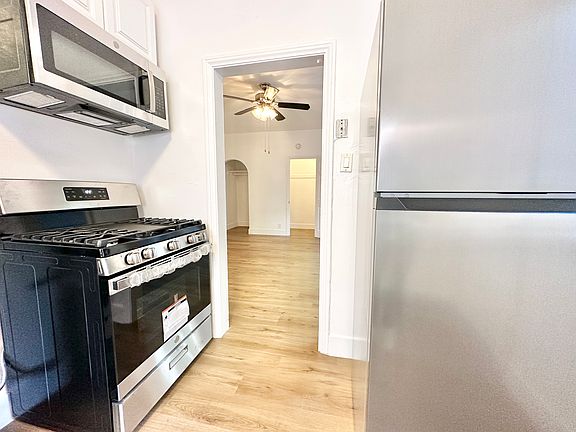 2nd image of 2362 W Washington Blvd #101