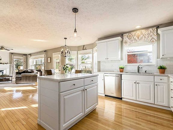 5th image of 6593 Danbury Dr