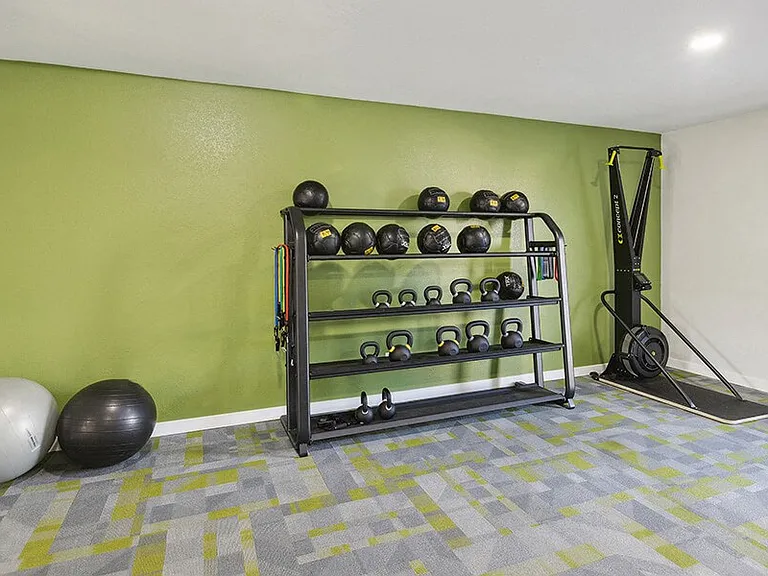Tanque Verde Apartments — Photo 26