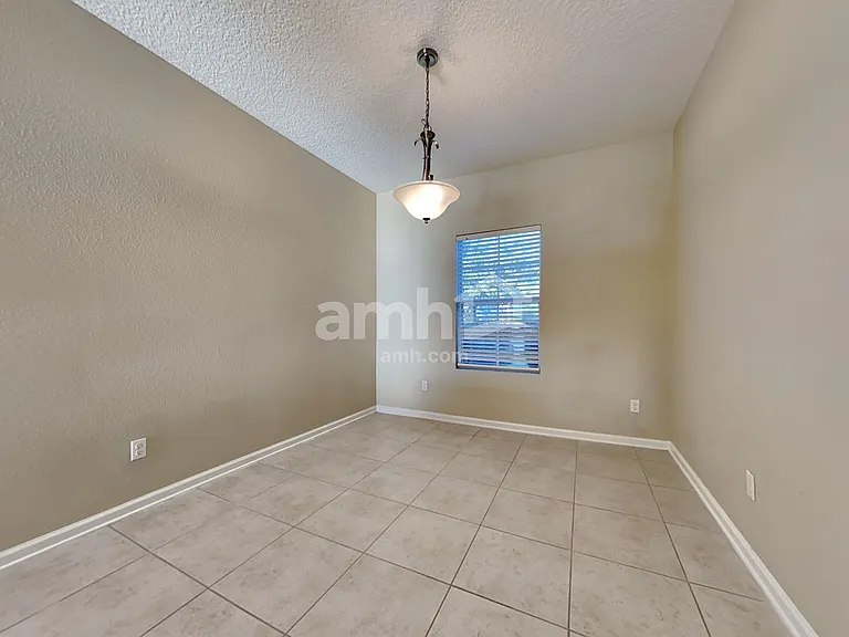 475 Hefferon Dr — Photo 9