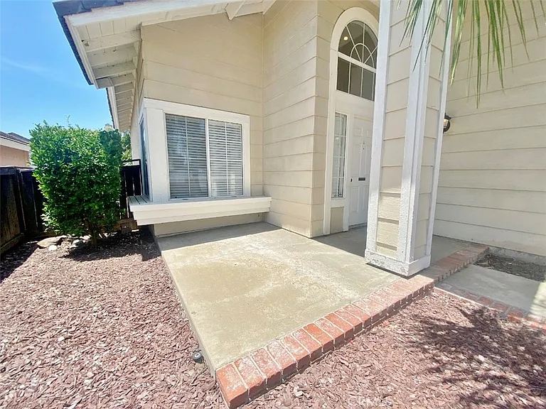 24369 Grouse Ln — Photo 3