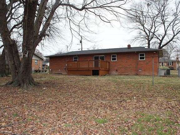 2nd image of 100 Collinwood Ln
