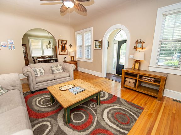 2nd image of 729 Otis Blvd