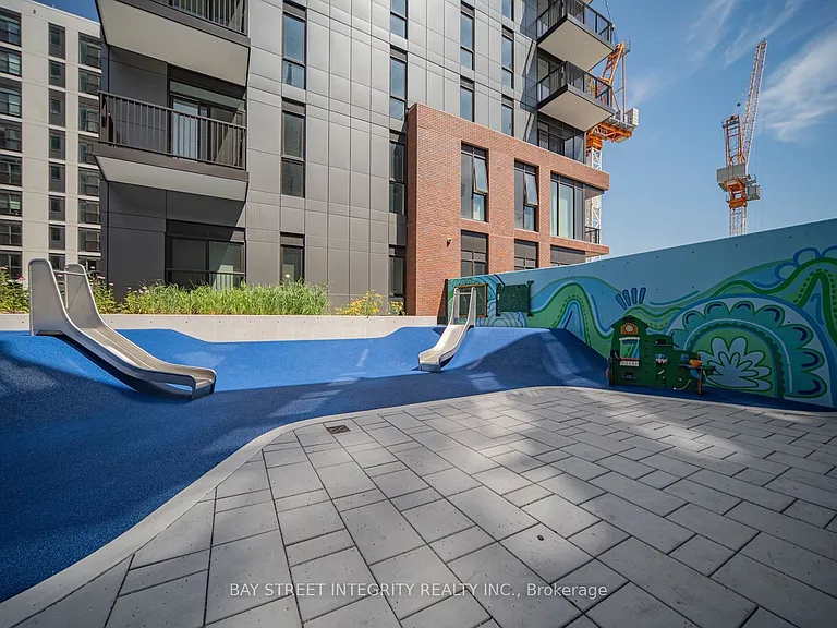 10 Oak St #903 — Photo 40