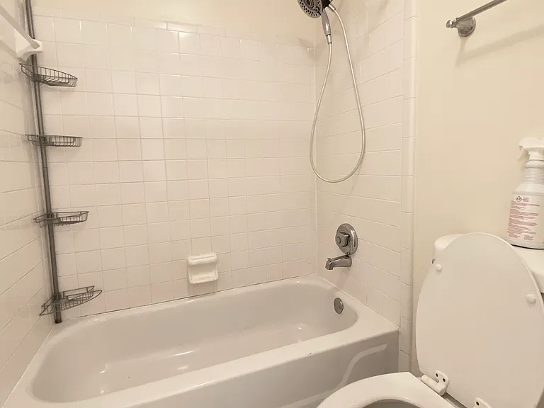 635 Granville Ct — Photo 7