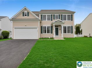 8595 Pathfinder Rd, Breinigsville, PA 18031