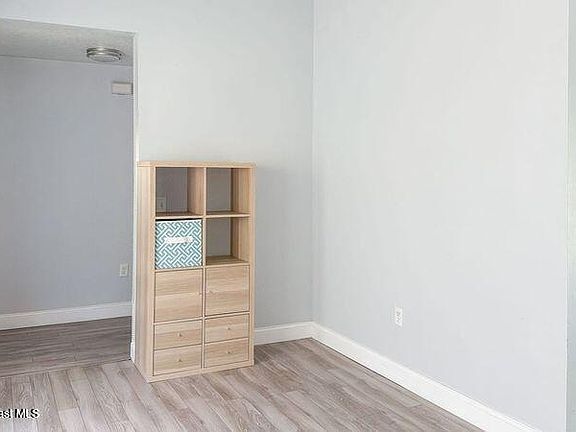 3rd image of 544 Plumbago Rd NW