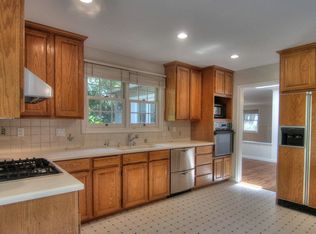 2121 Middlefield Rd, Palo Alto, CA 94301