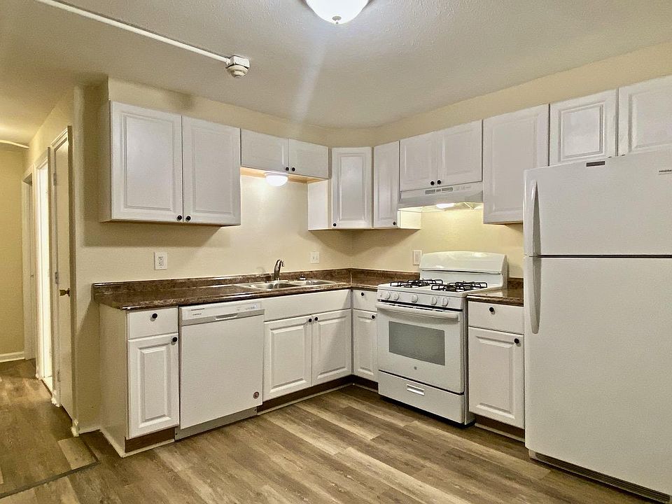 1st image of 10 Fenway St APT 3