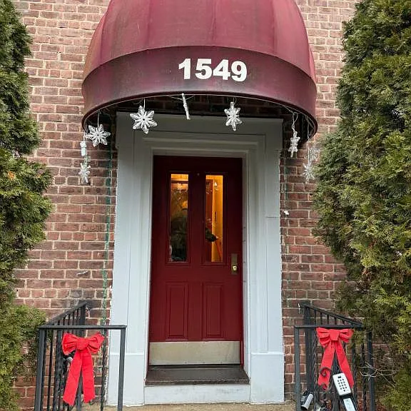 1549 Central Park Ave — Photo 9