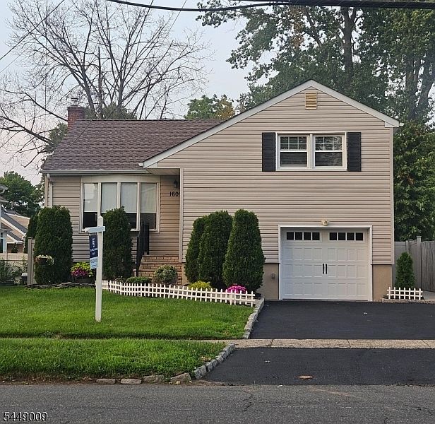1st image of 1609 Central Ave