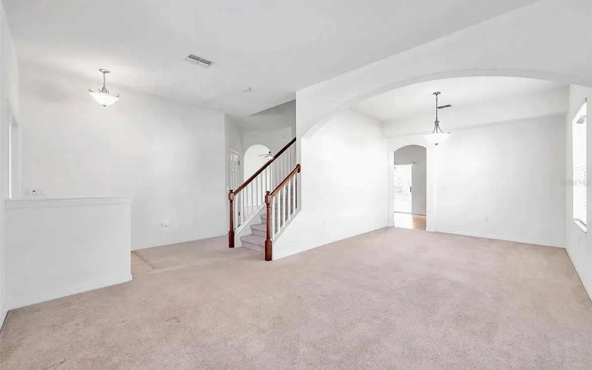 4 bed, 2.5 bath, 2355 sqft, $2,600 — Photo 4