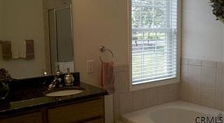 4th image of 37 Hampton Cir
