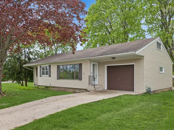 821 Diane Ct, Marengo, IL 60152