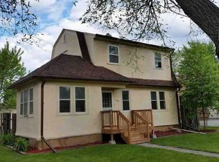 1524 10th St N, Fargo, ND 58102