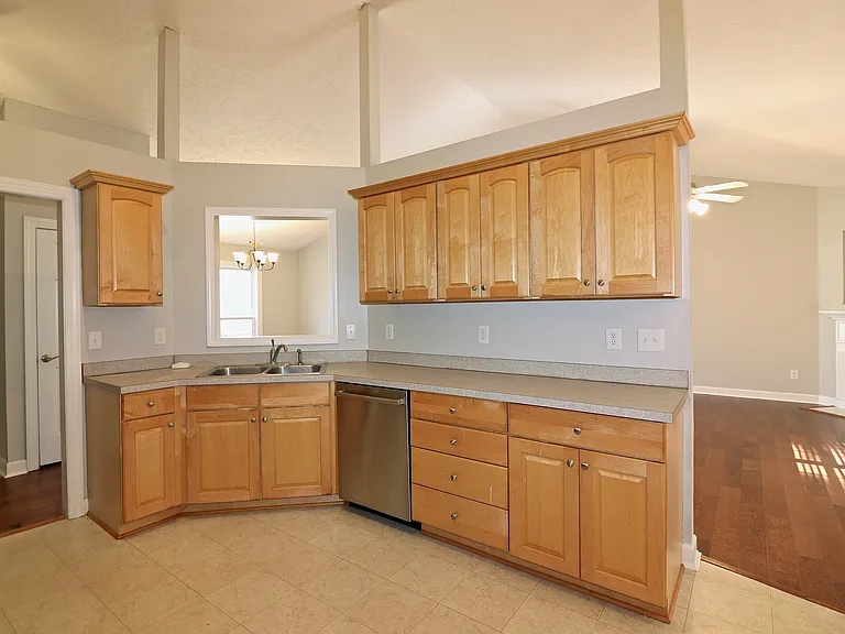 195 Russet Ct — Photo 17