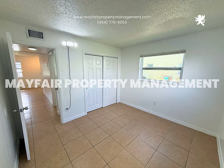 3741 SW 59th Ter #1 — Photo 7