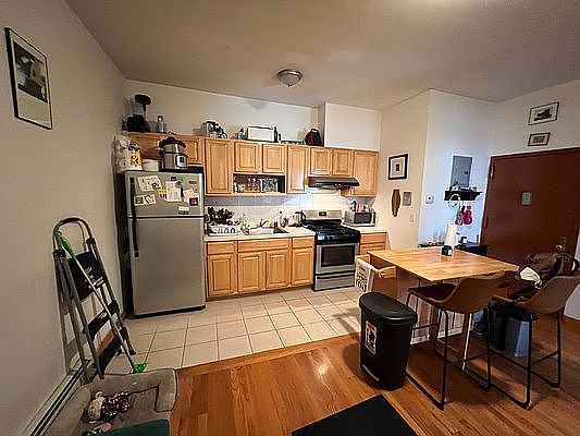 3rd image of 244 Knickerbocker Ave APT 3F