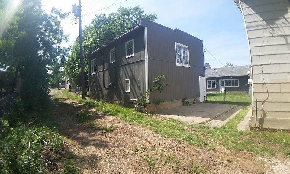 1st image of 128 SW 23rd St