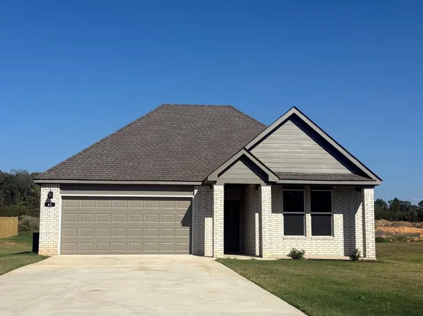 42 Plantation Dr, Mayflower, AR 72106