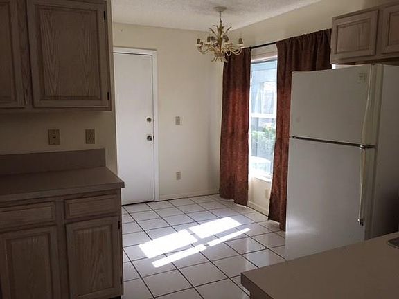 5th image of 9042 Lake Park Circle