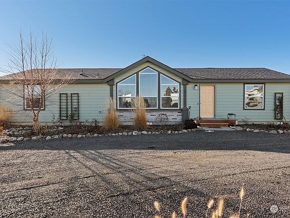 2nd image of 2810 NE Westshore Drive