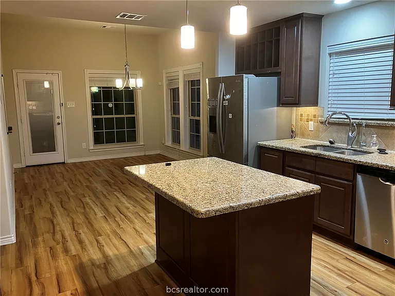 903 Emerald Dove Ave — Photo 6