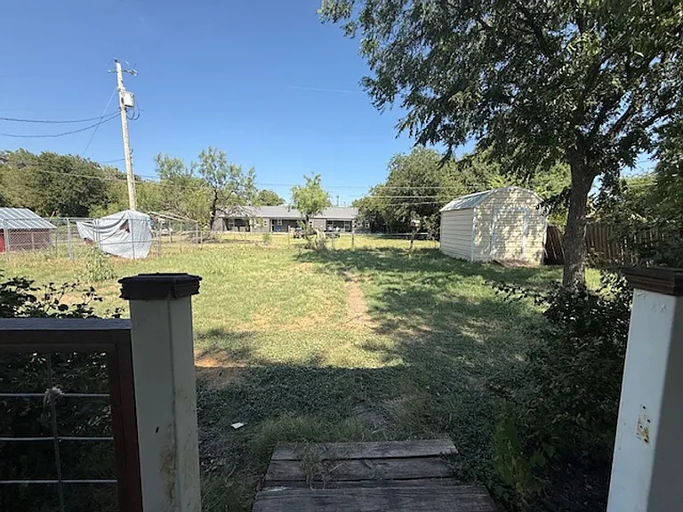 525 Arch St — Photo 19