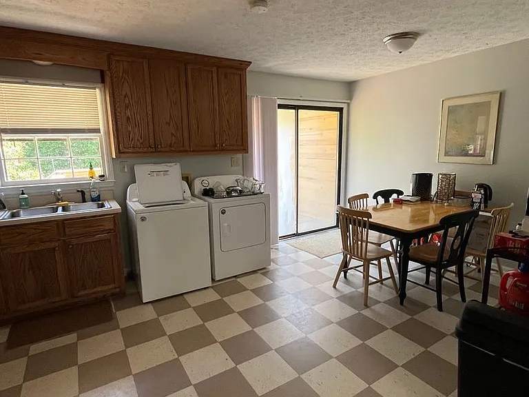 139 Barrington Pl #3 — Photo 10
