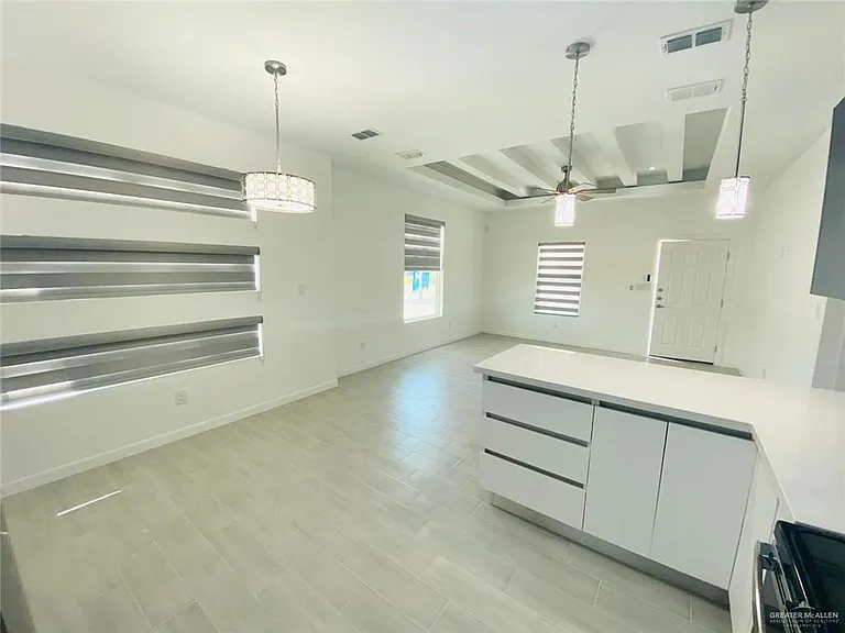 1621 W Sumitt Dr #1 — Photo 5