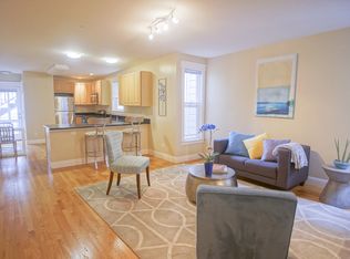 3928 68th St, Urbandale, IA 50322