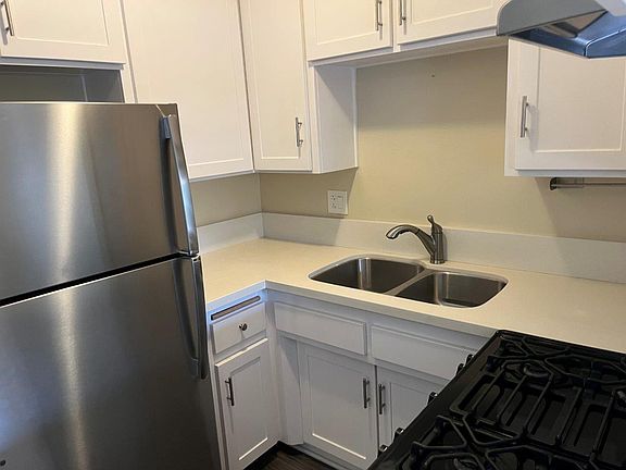 5th image of 3560 S Centinela Ave APT 1
