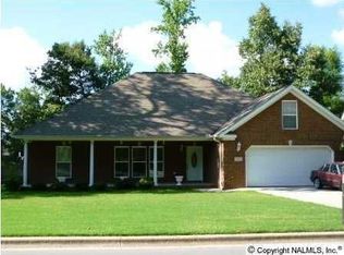 2412 McNair St SW, Decatur, AL 35603