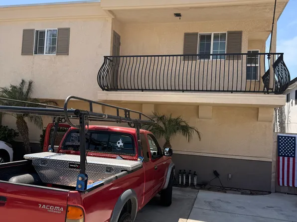 853 Thomas Ave, San Diego, CA 92109