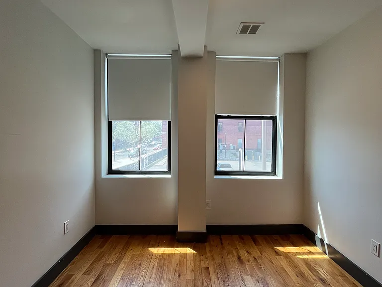 568-572 Communipaw Ave #201 — Photo 4