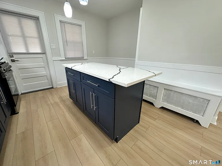 332 Robbins St — Photo 4