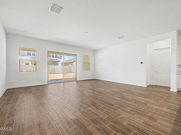 5th image of 320 W FLOYD Drive