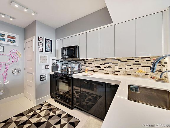 3rd image of 335 Biscayne Blvd APT 1512